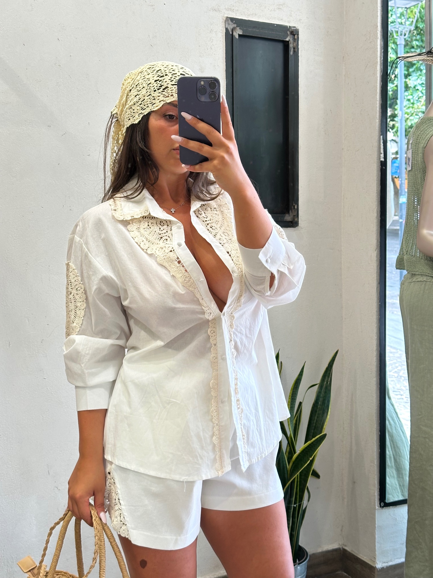 Twinset camicia e shorts con inserti in pizzo