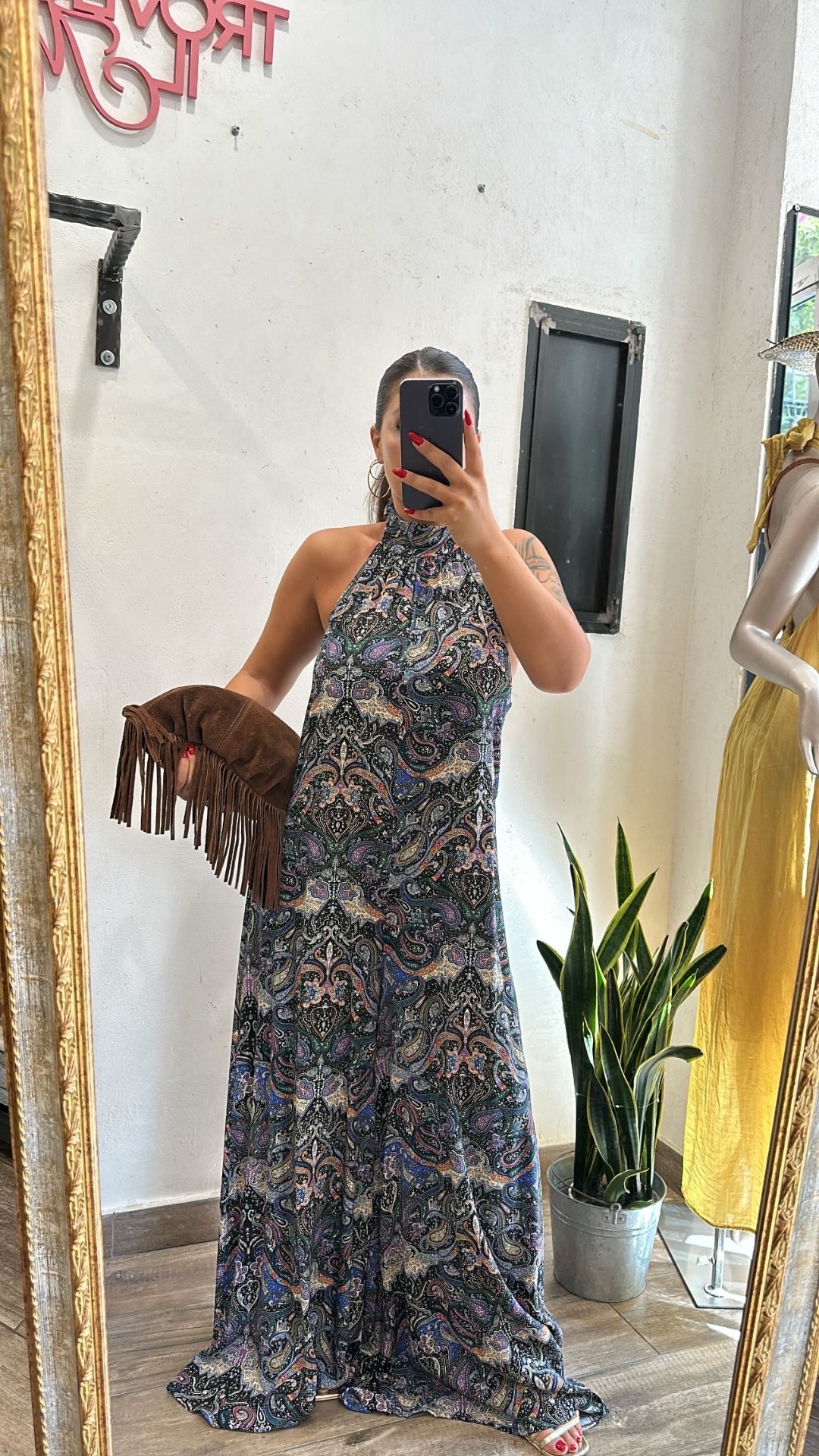 Tuta lunga paisley halter con schiena scoperta