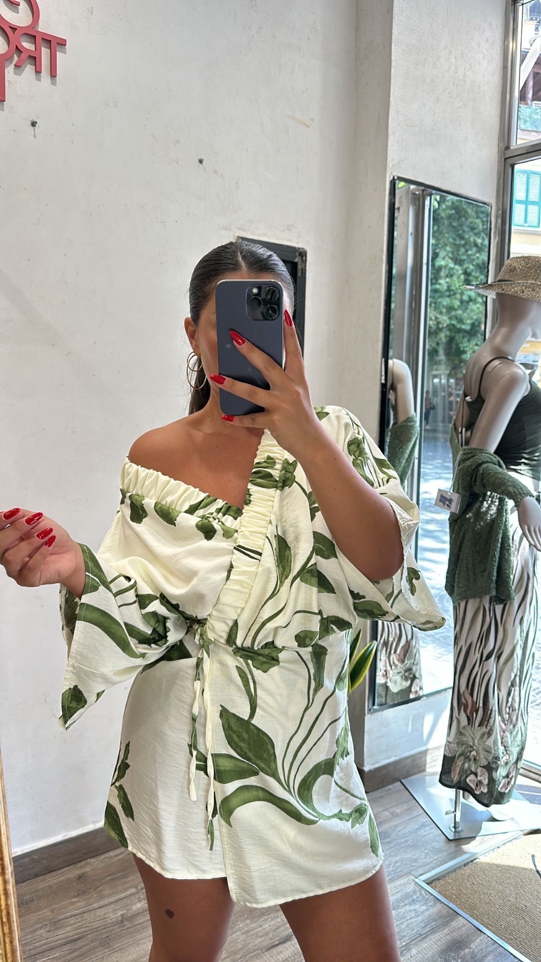 Abito wrap corto con stampa floreale