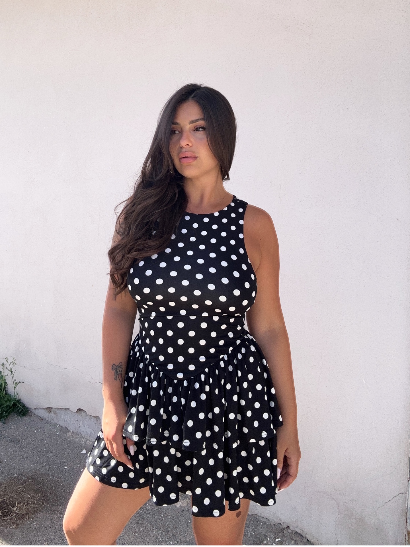 Abito pois nero con balze